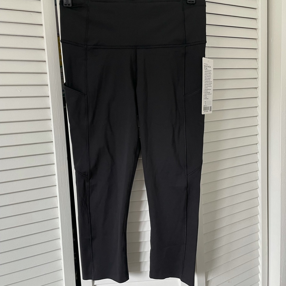 NWT Fast and Free Crop